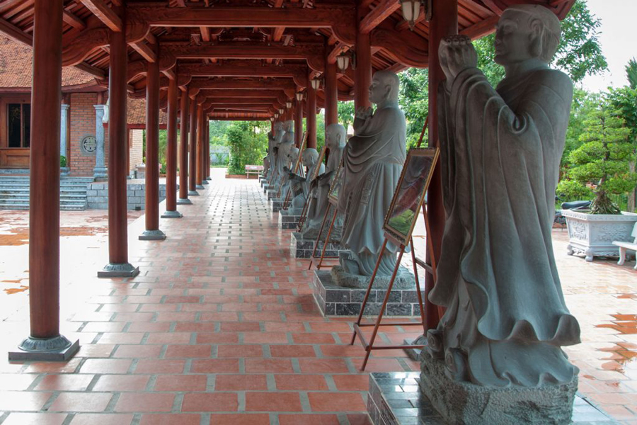 Phuong Nam Truc Lam Zen Monastery Largest Monastery In The West One